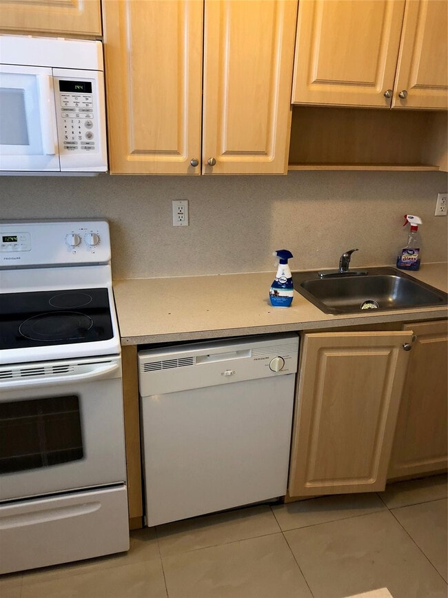 Photo - 110 SE 2nd St Unit 105