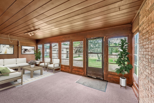 Photo - 319 N Lord Ave