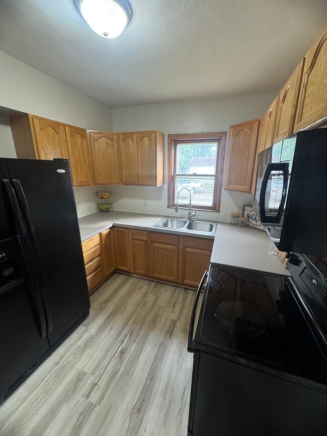 Photo - 449 S College Ave