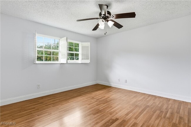 Photo - 4520 SE 11th Pl