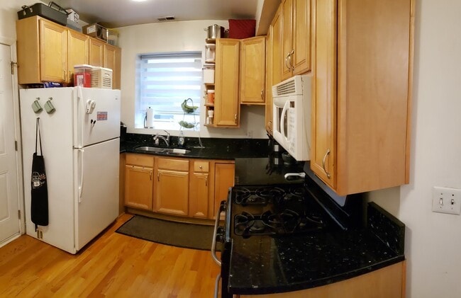 Photo - 6305 N Claremont Ave Unit 2