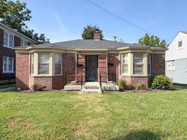 Building Photo - 2390 Forest Ave