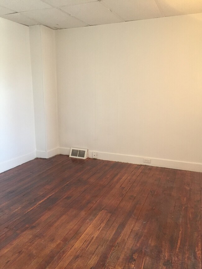 Photo - 5 Bedroom Home For Rent! York City SD