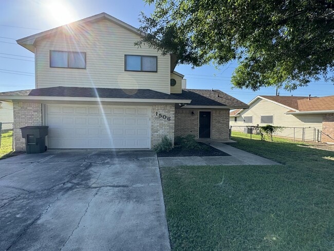 Building Photo - 1506 Jefferis Ave