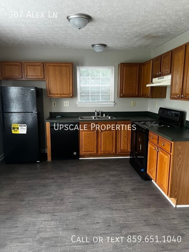 Photo - 307 Alex Ln