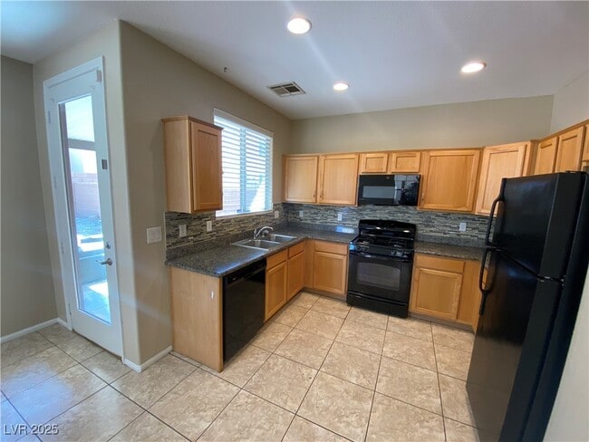 Building Photo - 8425 Orly Ave