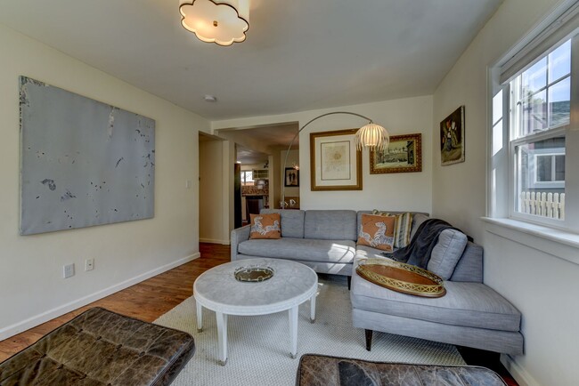 303 E Chester St