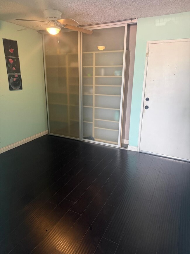 Photo - 5460 White Oak Ave Unit 212