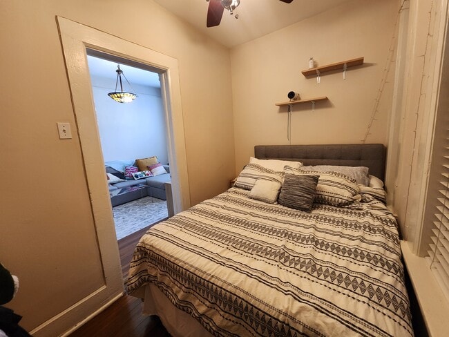 Photo - 1623 N Hermitage Ave Unidad BF