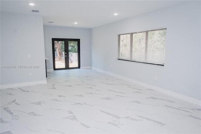 Photo - 521 NW 22nd Ave