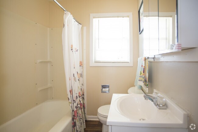 Interior Photo Small 1b1b