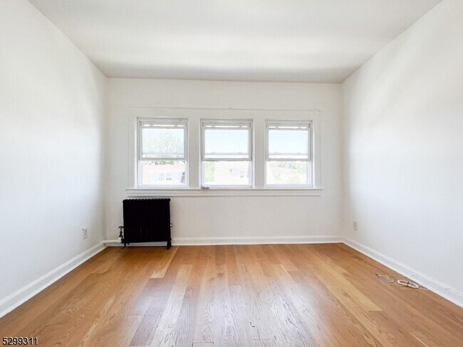 Photo - 33 Oraton St