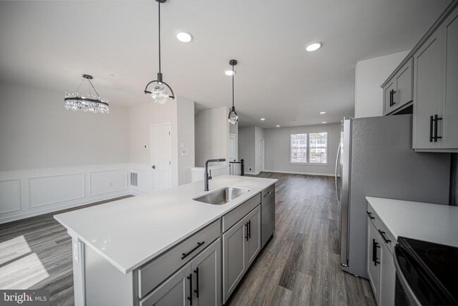 Photo - 442 Whirl Ln