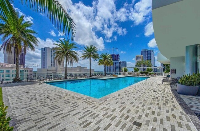 Photo - 215 N New River Dr E Unidad 2020