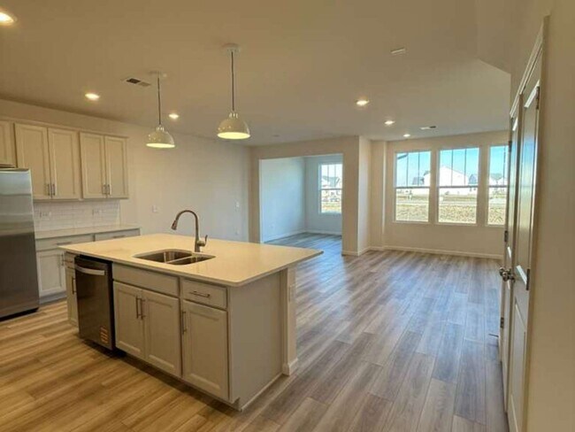 Photo - 672 Switchgrass Wy Unit 58005