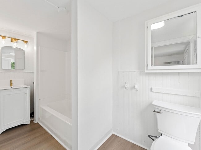 Photo - 213 N 6th St