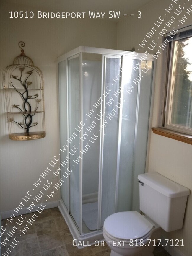 Photo - 10510 Bridgeport Way SW Unidad 3