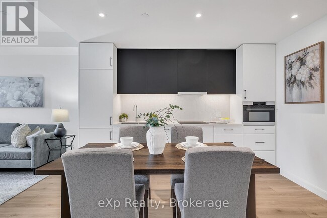 Photo - 741 King St W Unité 306