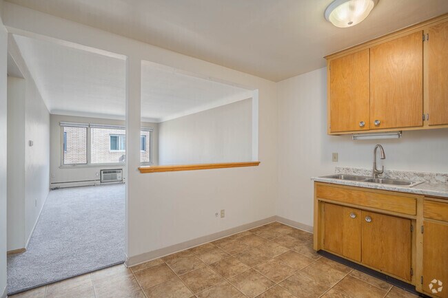 1BR,1BA - 646SF - Kitchen