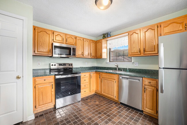 kichen 2 - 50 Rittenhouse Ct Unit Rittenhouse