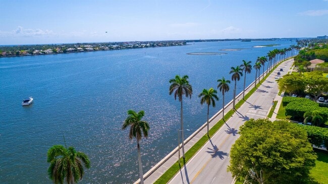 Building Photo - 1601 S Flagler Dr Unit 2120