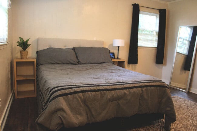 Photo - 2529 Napier Ave