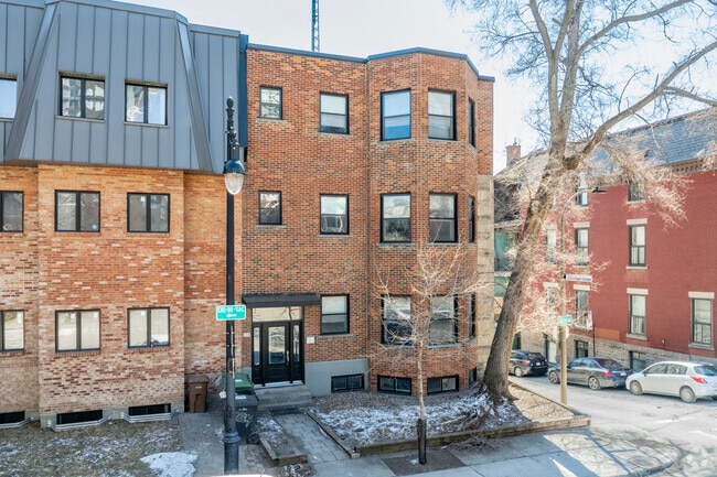 Building Photo - 2238 Rue Du Souvenir