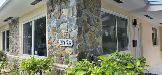 Photo - 21 NW 32nd Ct Unidad 21