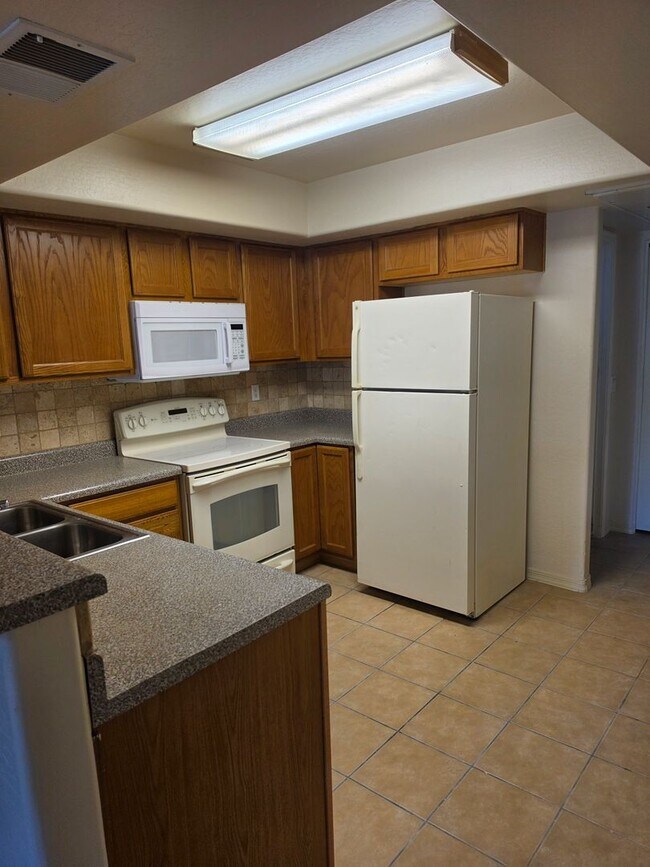 537 S Delaware Dr Unit 104