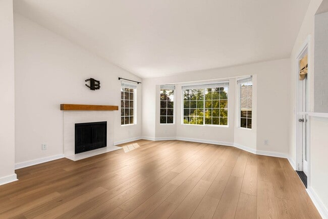 Photo - 9834 NE 122nd St