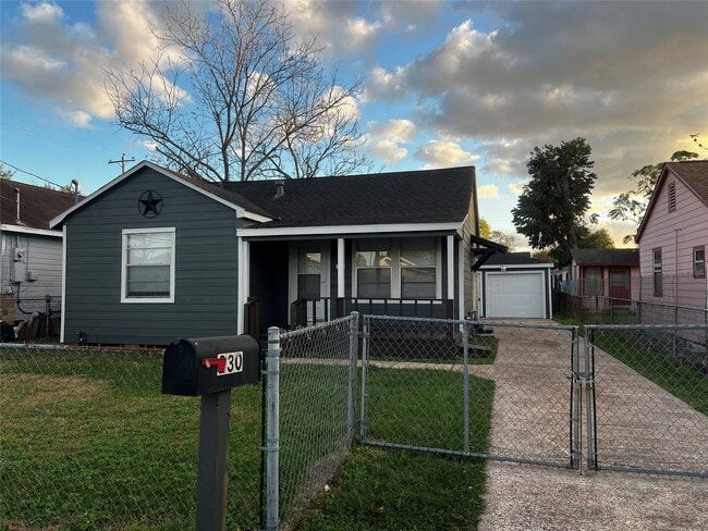 Photo - 230 Burress St