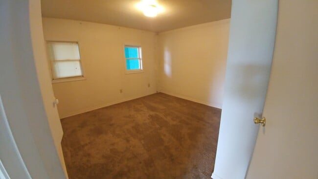 Photo - Adolf-PM-018-0032-527 Unit 527 1/2