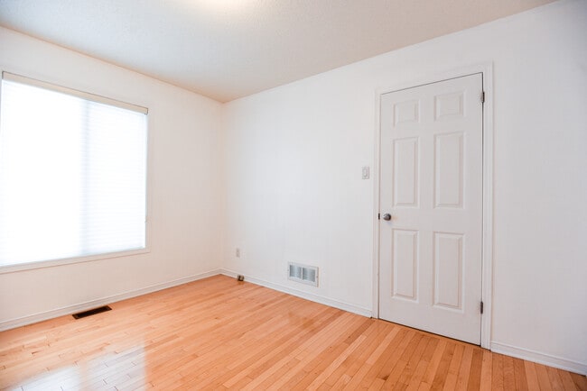 Photo - 3 story townhouse