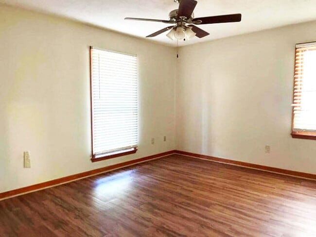 Photo - Charming 3 bedroom house in great shape