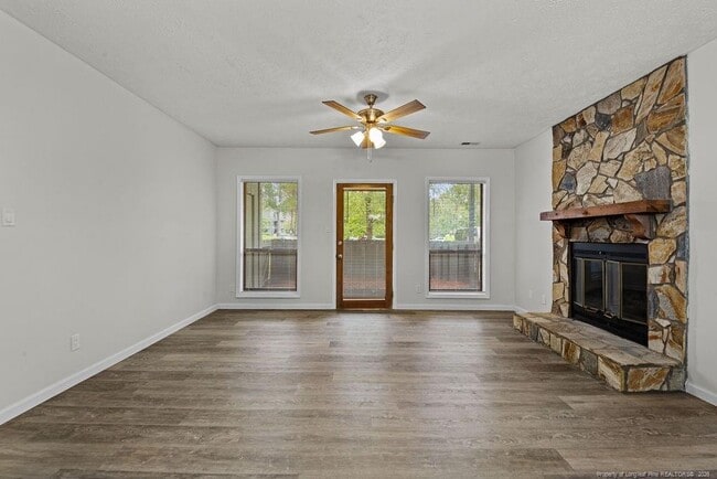 Photo - 1865 Tryon Dr