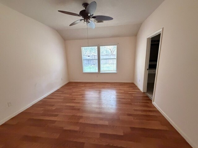 Photo - 3010 Stonecross Ln