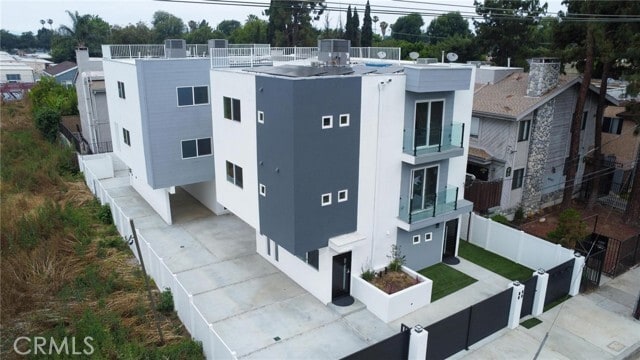 Photo - 6845 Haskell Ave