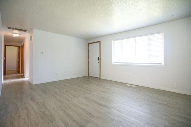 Photo - *** 3 Bedroom Woodburn home available now ***