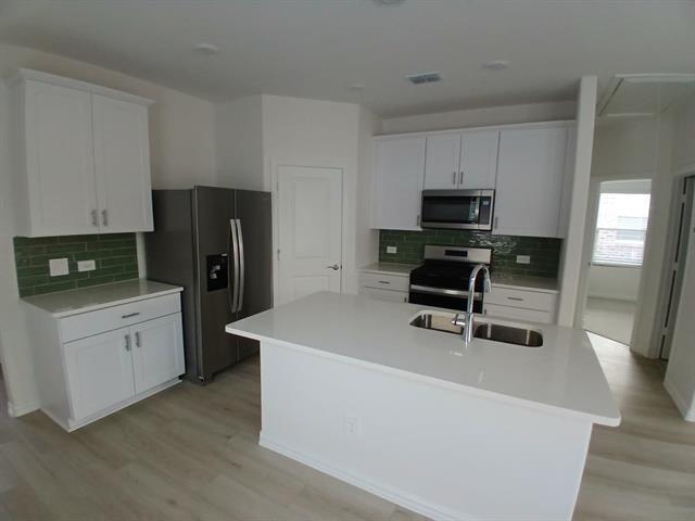 Photo - 600 Clover Crk Dr