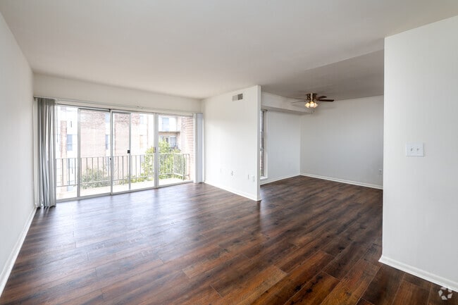 1BR, 1BA – 653SF - Forest Lake Apartments