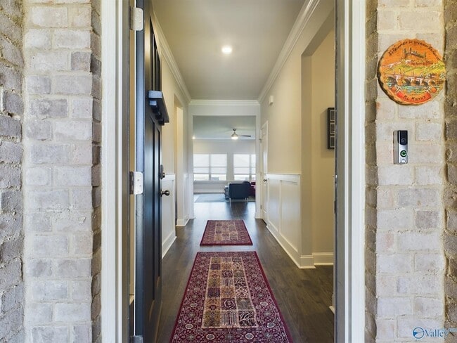 Photo - 219 Maureen Dr SW