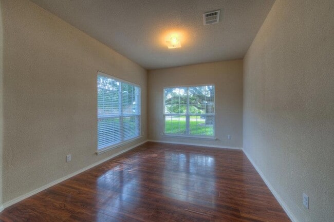 Photo - 11204 Old Quarry Rd
