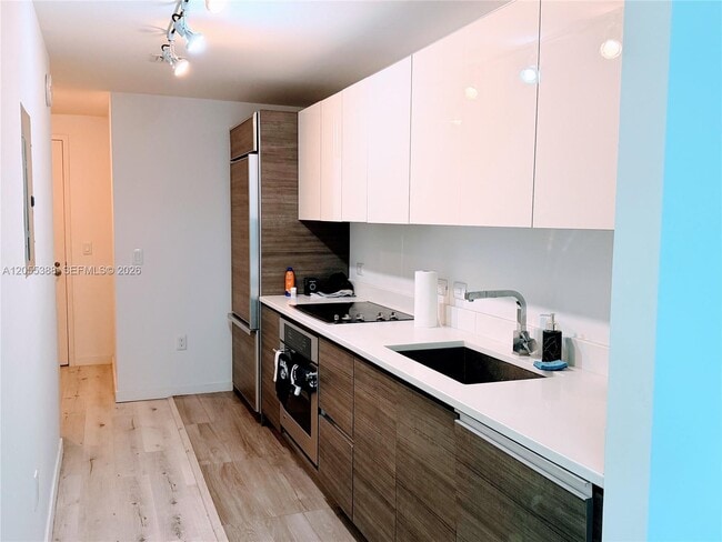 Building Photo - 1100 S Miami Ave Unit 1205