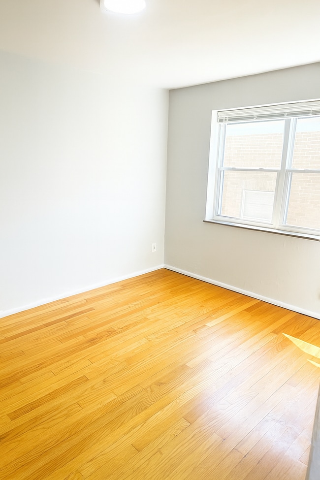 Photo - 7055 Amherst Ave