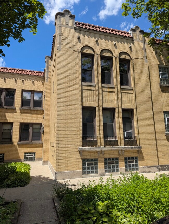 Photo - 3546 N Meade Ave Unit 2nd floor
