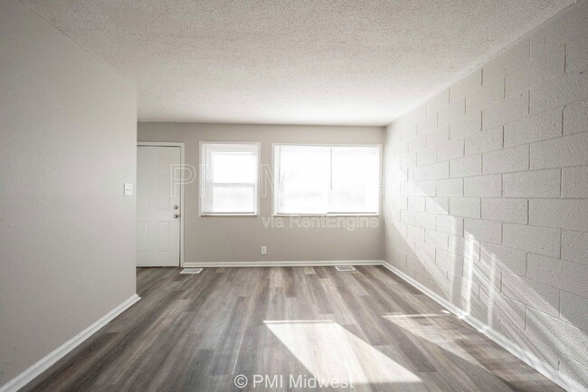 Photo - 6050 E 16th St