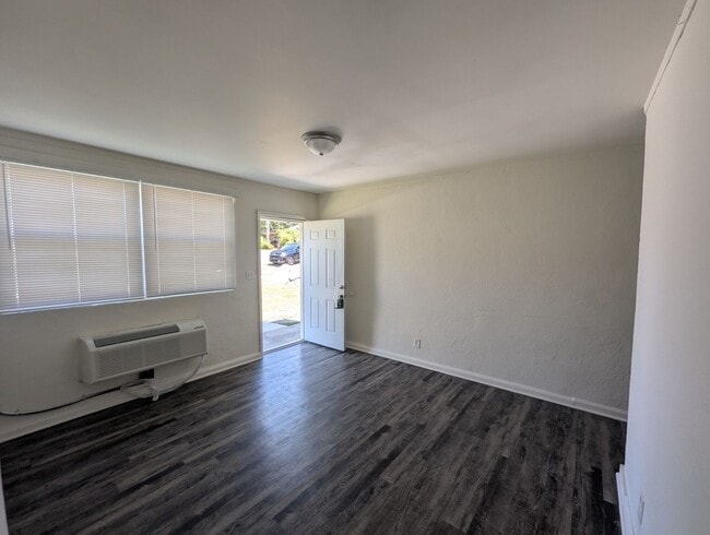 Hillcrest Apartments