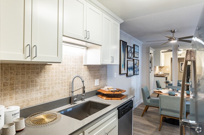 Model 1BR, 1BA -750SF - Kitchen - The Heltsley