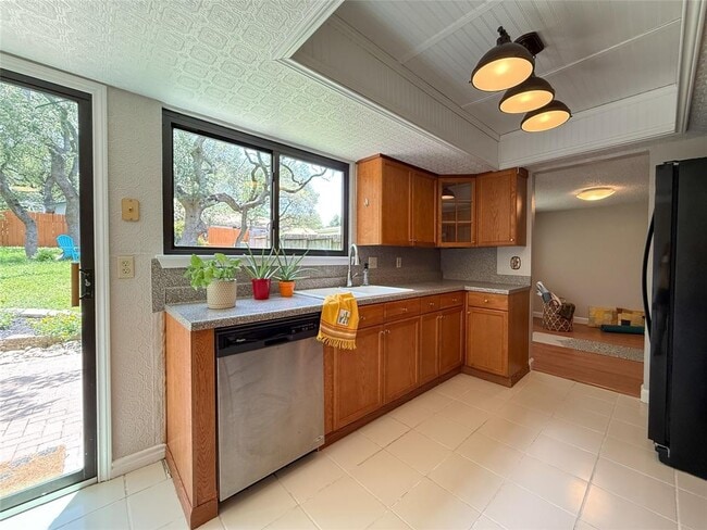 Photo - 8401 Loralinda Dr