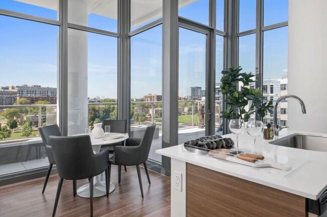 Photo - 350 W Chestnut St